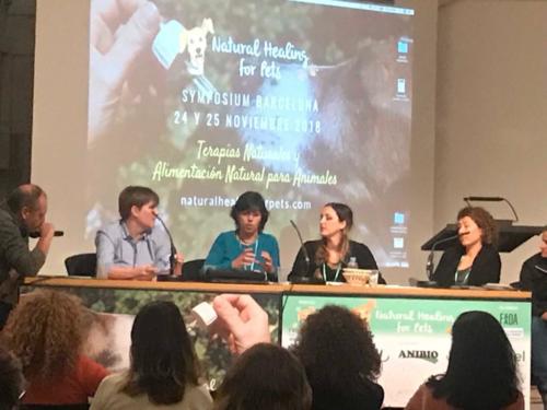 Laura Trillo Terapia Felina Congreso Fundación Trifolium Natural Healing for Pets Barcelona 24 Noviembre 2018