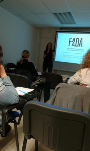 Laura Trillo Terapia Felina curso de Educación Humanitaria en FAADA Barcelona 3 Mayo 2018