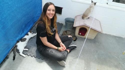 Laura Trillo Terapia Felina visita CAAD Vilafranca Barcelona 6 Junio 2019