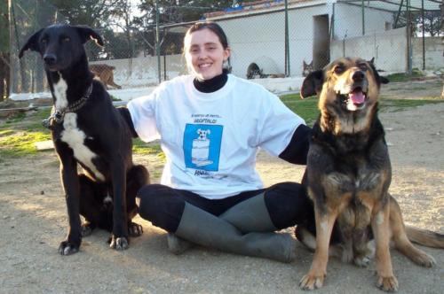 Laura Trillo voluntariado con Hakim y Dalta en ANAA 2002