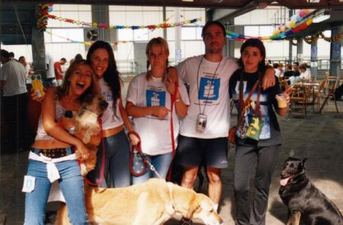 Laura Trillo voluntariado en Concurso de Perros sin Raza ANAA 2002