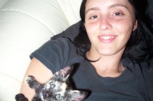 Laura Trillo llegada Aenima 2001
