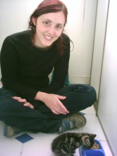 Laura Trillo y Boccelli gatito ciego acogido 2005